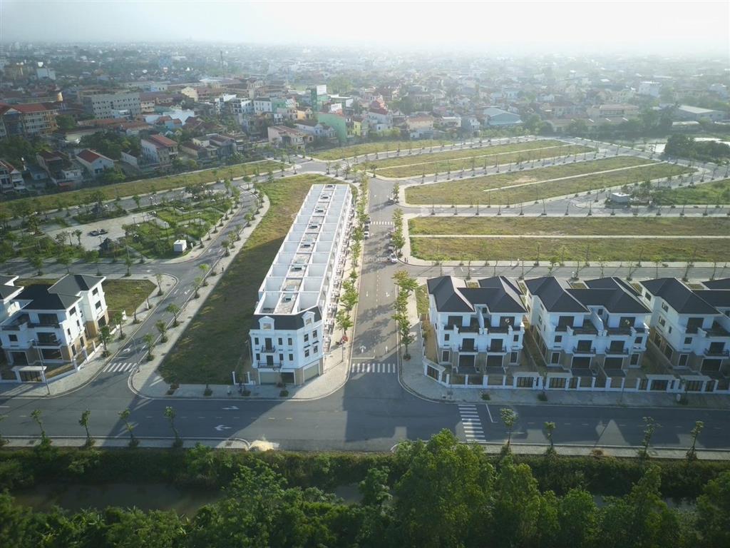 Duy nhất 01 lô đất nền view trường mầm non, cạnh tttm và đối diện trường đại học quảng bình