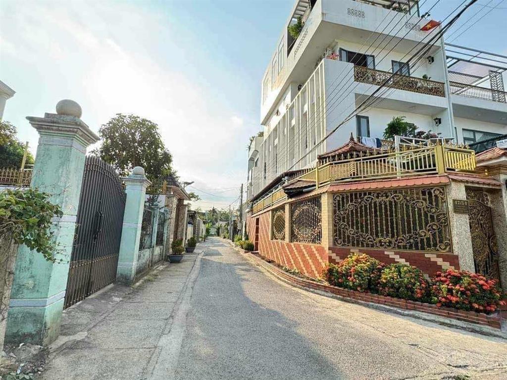 Chủ cần bán gấp nhà chánh nghĩa 1 trệt 2 lầu nhựa thông nhà xây kiên cố chánh nghĩa giá 4tỷ5