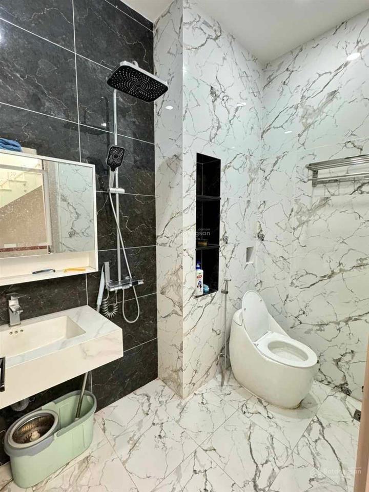 Chủ cần bán gấp nhà chánh nghĩa 1 trệt 2 lầu nhựa thông nhà xây kiên cố chánh nghĩa giá 4tỷ5