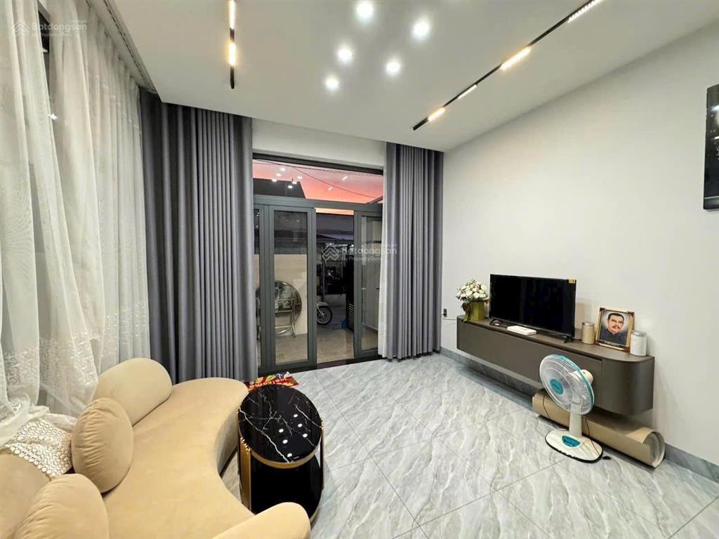 Chủ cần bán ngôi nhà tâm huyết lô góc phú lợi nhánh nguyễn bình nhà chủ ở nên xây kiên cố ngang 7m