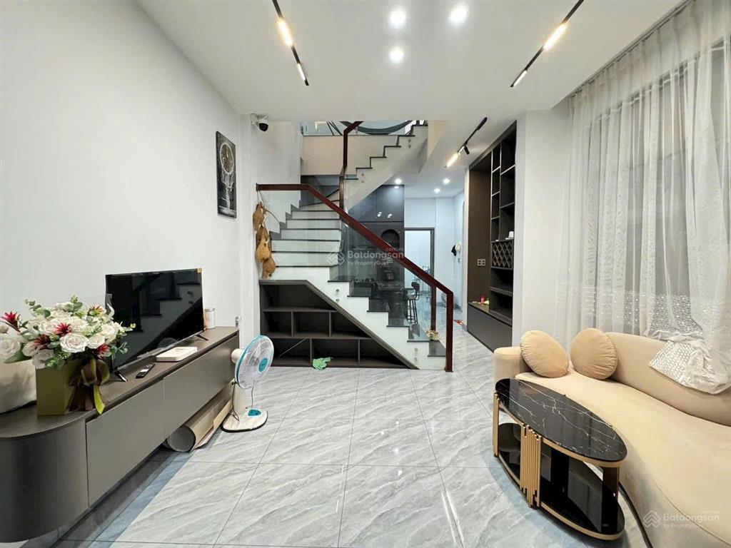 Chủ cần bán ngôi nhà tâm huyết lô góc phú lợi nhánh nguyễn bình nhà chủ ở nên xây kiên cố ngang 7m