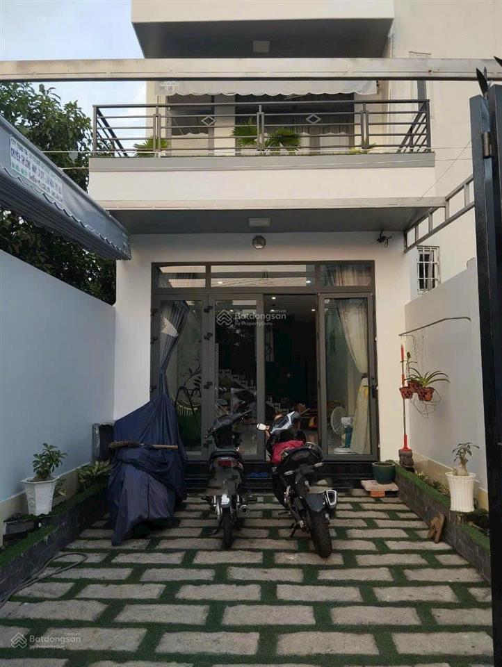 Chủ cần bán ngôi nhà xây tâm huyết phú mỹ vị trí gần bv 1500 giường nhà đã hoàn công sân xe hơi