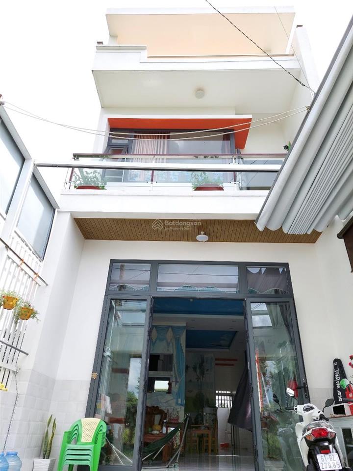 Chủ cần bán ngôi nhà định hoà mặt tiền dx83 gần trường lái xe an cư nhà hoàn công sẵn giá 3,75 tỷ