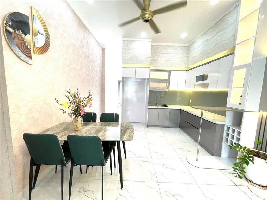 Chủ ở xa nên bán căn nhà phú mỹ nhánh dx043 vị trí bậc nhất tdm đường oto sân oto giá chỉ 3tỷ350