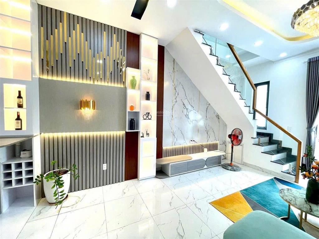 Chủ ở xa nên bán căn nhà phú mỹ nhánh dx043 vị trí bậc nhất tdm đường oto sân oto giá chỉ 3tỷ350