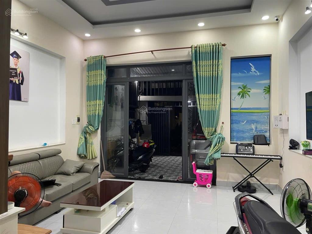 Chủ có việc nên cần bán nhà gấp phú mỹ bình dương nhánh dx013 gần trường học và chợ phú mỹ sân oto