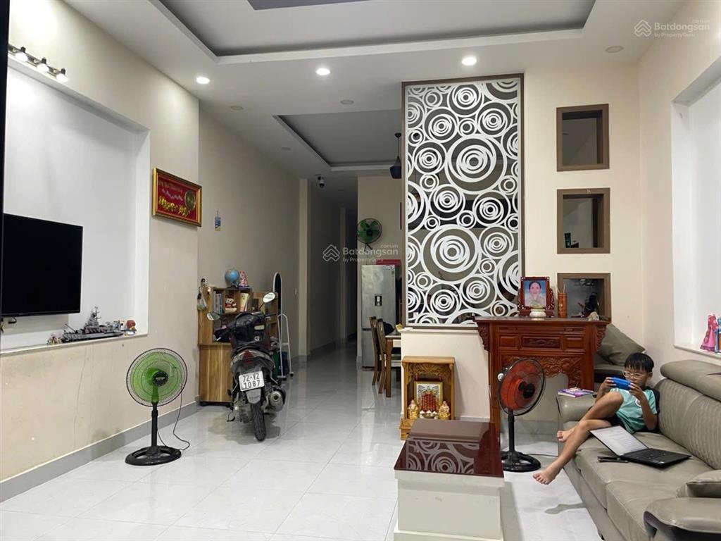 Chủ có việc nên cần bán nhà gấp phú mỹ bình dương nhánh dx013 gần trường học và chợ phú mỹ sân oto