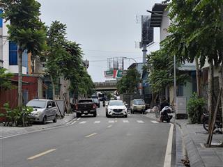 Bán đất bát khối long biên, đường lớn ô tô tải tránh, giá chỉ 170tr/m2, mt 12m. 0931 568 ***