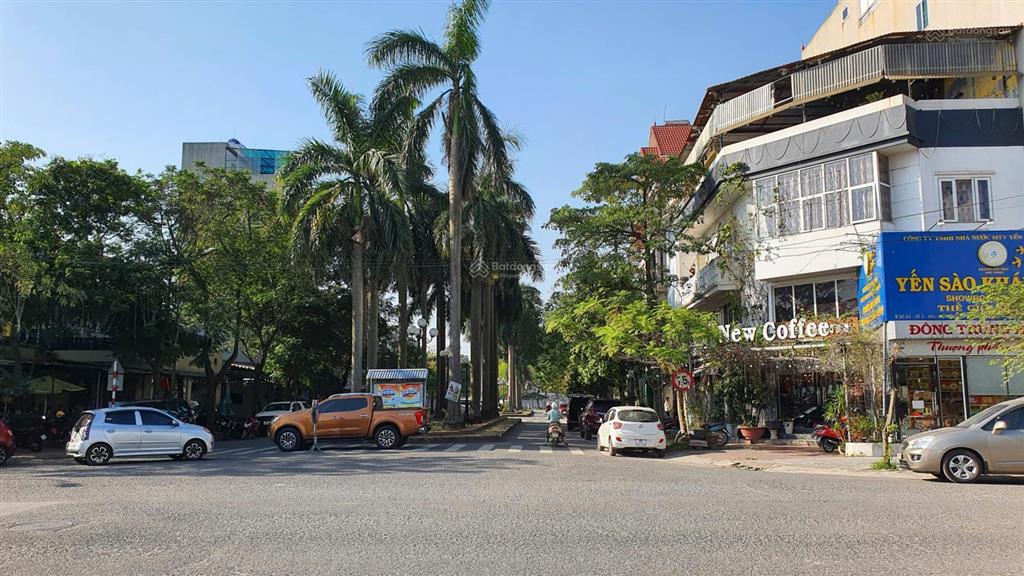 Bán nhà đất kinh doanh lô góc mặt phố vip hiếm người bán  thị trấn sóc sơn