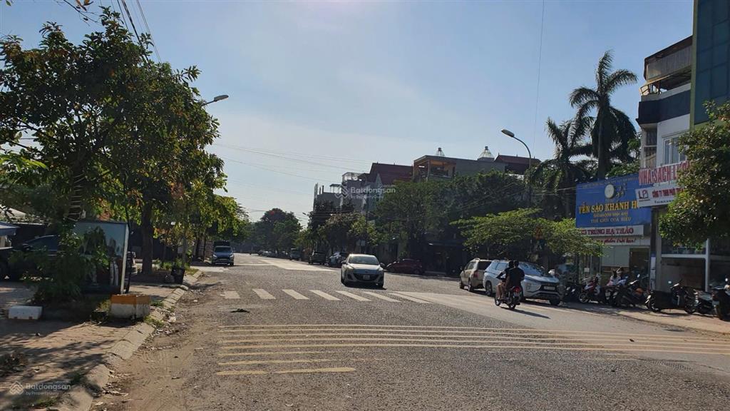 Bán nhà đất kinh doanh lô góc mặt phố vip hiếm người bán  thị trấn sóc sơn