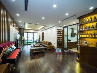 Bán căn 4 ngủ210m2 cccc discovery complex 302 cầu giấy. nội thất cao cấp view hồ tây  0937 466 ***