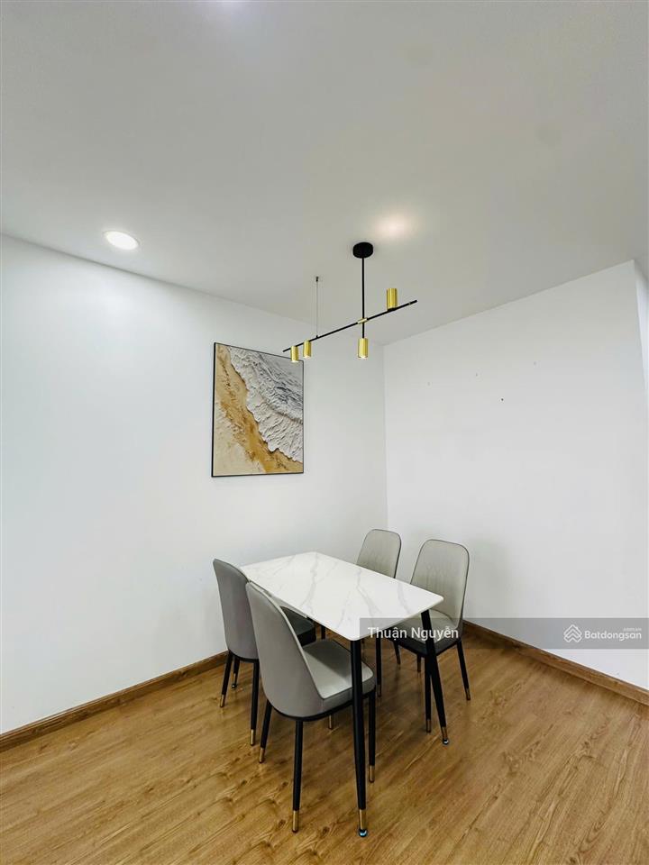 Bán gấp căn 2pn, 1wc  52m2 chung cư cầu giấy center point. sẵn sổ nhận nhà ngay.  0937 466 ***