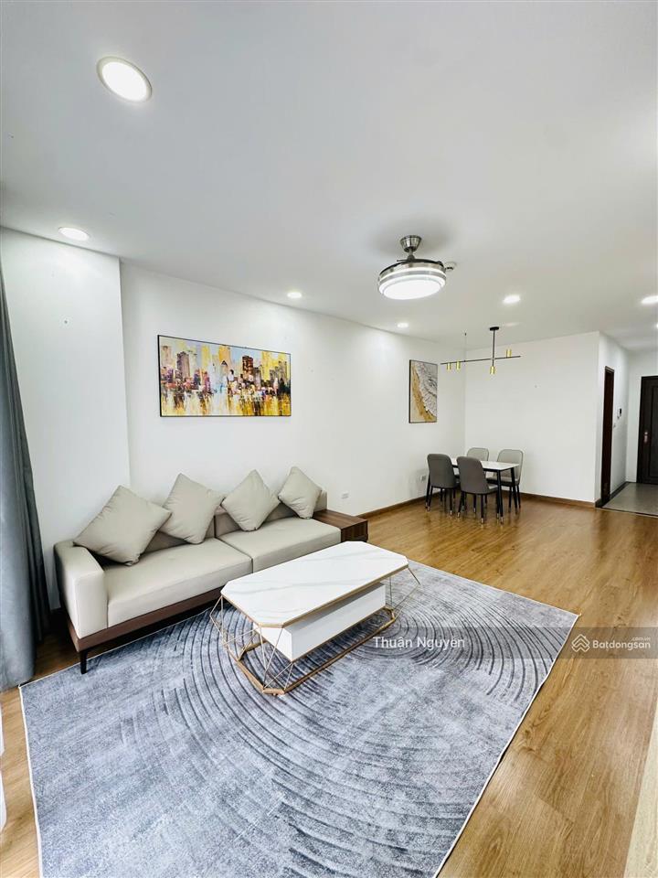 Bán gấp căn 2pn, 1wc  52m2 chung cư cầu giấy center point. sẵn sổ nhận nhà ngay.  0937 466 ***