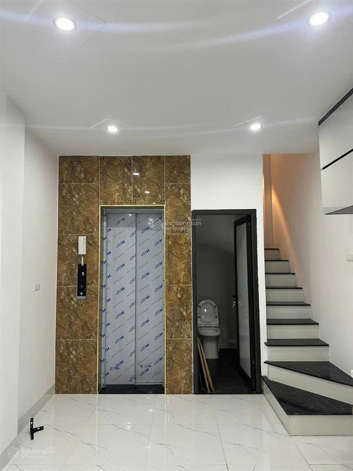 Bán nhà miêu nha, ô tô, thang máy, nội thất vip, 40mx5t, mt5m, 6.7 tỷ