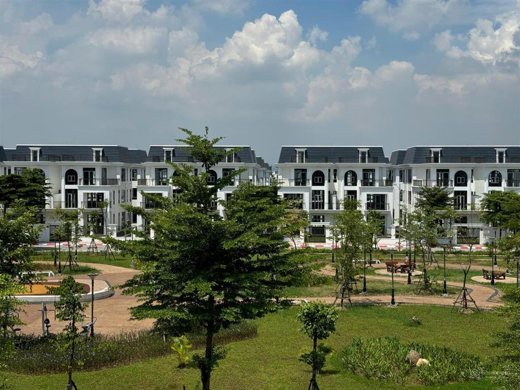 Bán rẻ biệt thự 300m2 hud mê linh cạnh sun group, view 2 công viên lớn mát mẻ. 0903 270 *** zalo