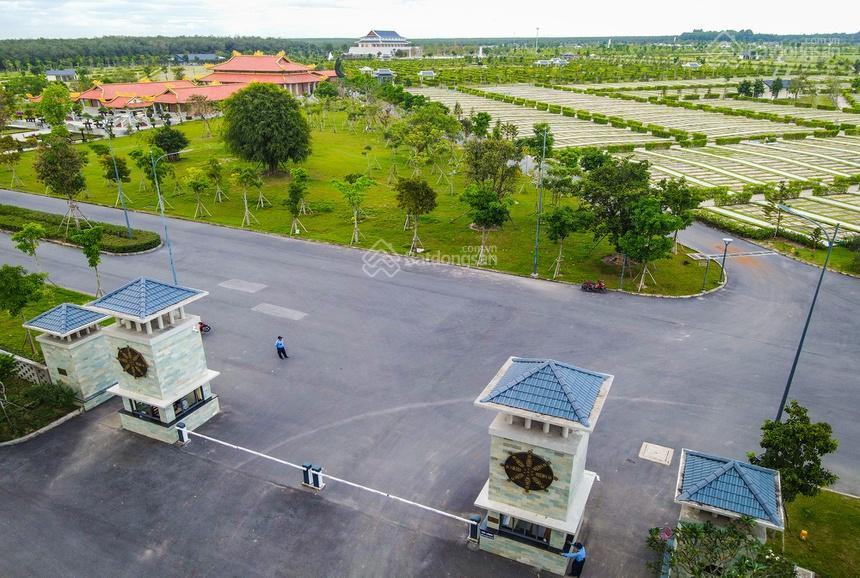 Kẹt vốn bán gấp mộ đôi m2 sát chùa vị trí trung tâm đẹp nhất.  0938 702 ***