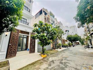 Cho thuê nhà 4 tầng  hxh thông đường nguyễn văn khối gần công viên làng hoa  thuận tiện kd
