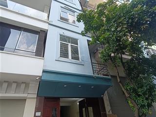 Cho thuê nhà đường đồng me, mễ trì, nam từ liêm, dt 60m2, mặt tiền 5m, 5 tầng, 1tum, 8p vs khép kín