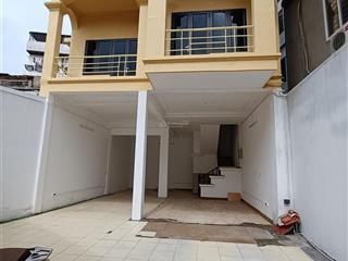 Nhà mặt phố phạm văn đồng, dt 140m2, mặt tiền 10m, phù hợp cửa hàng, showroom, spa, đào tạo, 45tr