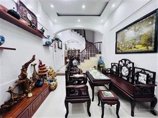 Nhà đẹp cầu giấy, dt 52m2 x 4 tầng 2 thoáng, ngõ ba gác đua, vài mét ô tô tránh, 7.2 tỷ (tl)