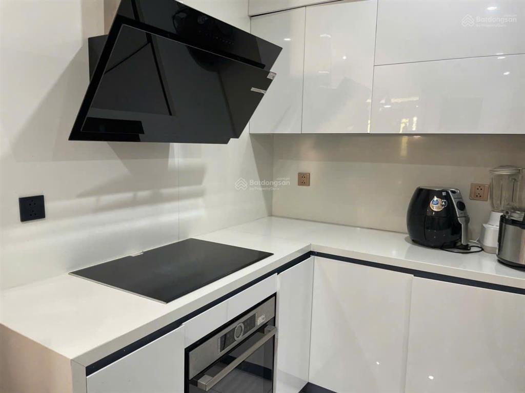 Bán căn hộ 3 ngủ 145m2 tòa p1 ciputra full nội thất hướng đông nam giá cực tốt