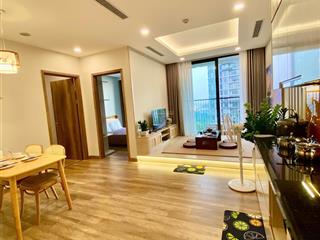 Cần bán căn 2 phòng ngủ onsen tầng 15 diện tích 67m2, ban công đông nam, giá 5.29 tỷ bao phí