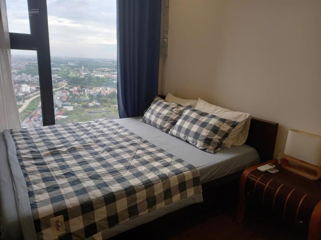Cần bán căn 2 phòng ngủ 2vs 68m2 view sông hồng cực đẹp giá 3.65 tỷ bao thuế phí, 0961 694 ***