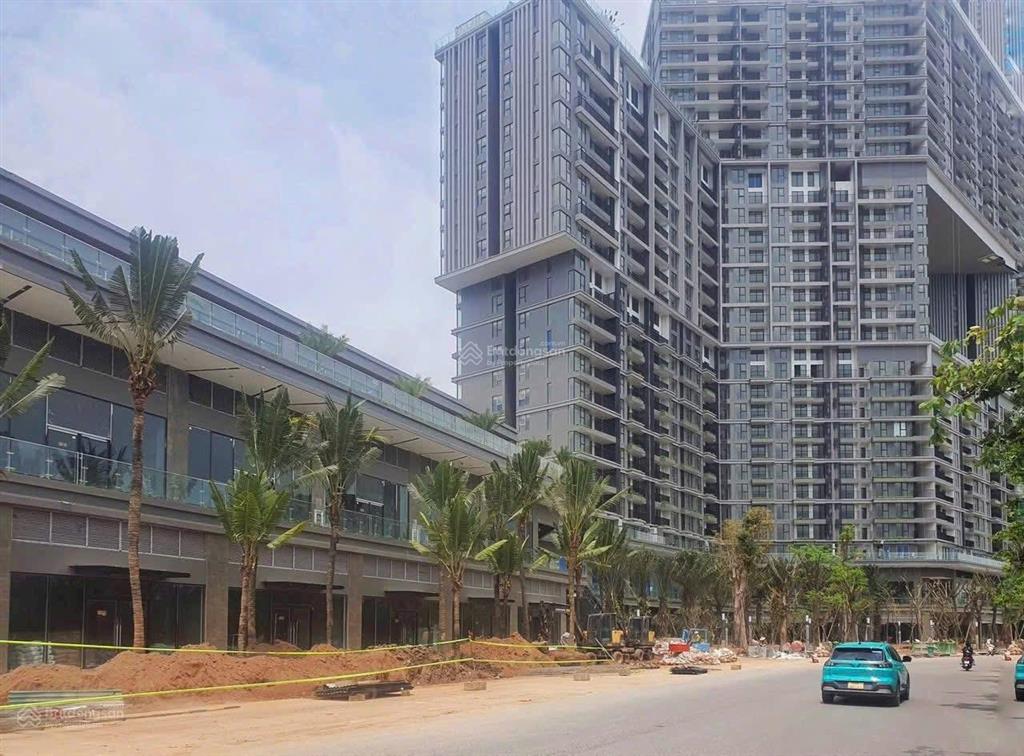 Cần bán căn góc 2 phòng ngủ toà sf1 hướng đông nam 76m2 giá 4.x tỷ, 0961 694 ***