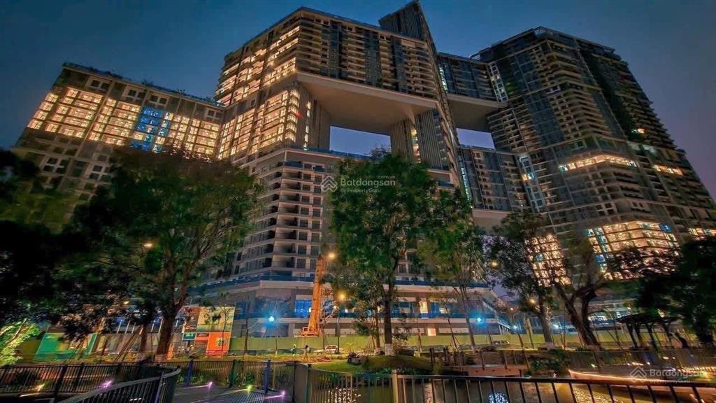 Cần bán căn 2 phòng ngủ toà sky forest hướng đông nam, 75m2 sử dụng, giá 4.x tỷ bao thuế phí