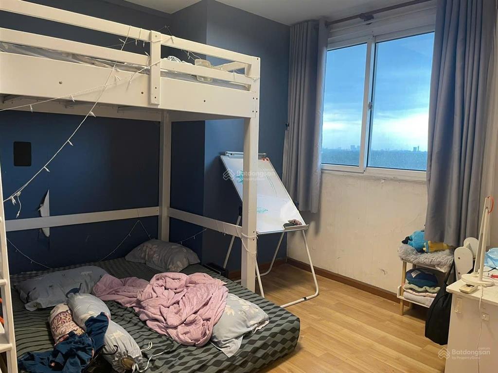 Cần bán căn hộ vstar  nam long. dt 116m2. 3pn  2wc. giá 4.8 tỷ. đã có sổ, hỗ trợ vay ngân hàng