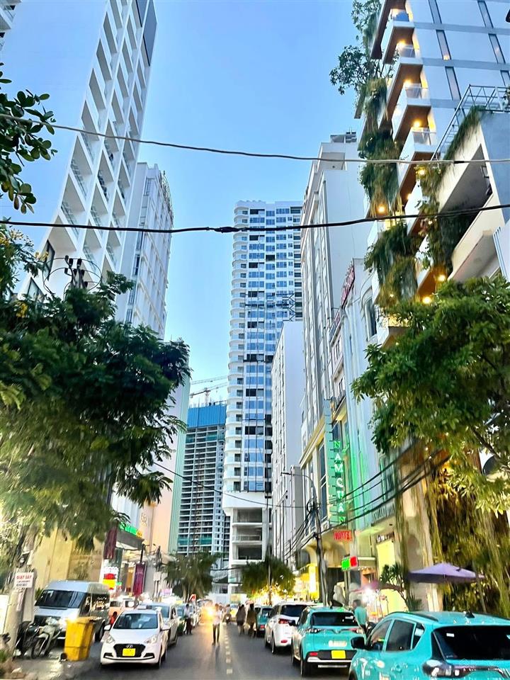 Siêu hiếm bán đất đường an thượng 32 2 lô liền kề, gần biển, trung tâm du lịch phố tây, dt 9x17