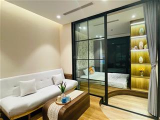 Bán căn hộ 1 phòng ngủ full đồ tòa landmark ecopark giá siêu rẻ, view hồ thiên nga