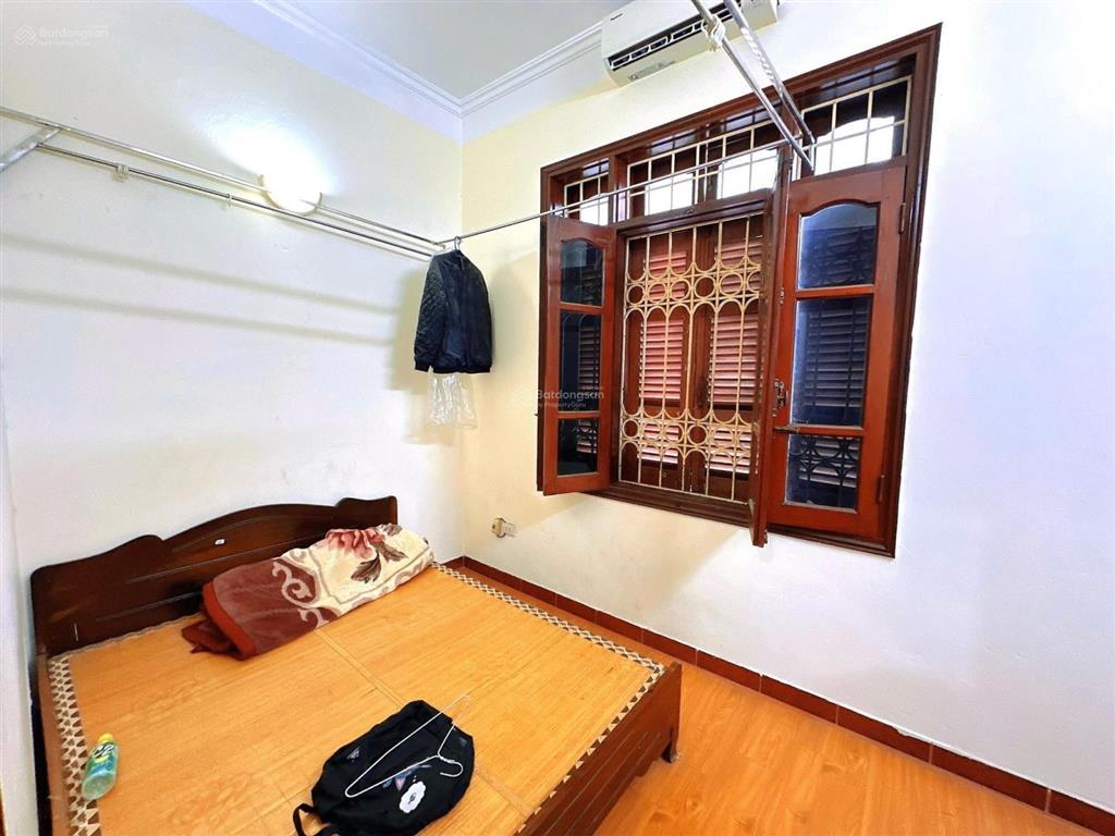 Nhà riêng xuân thuỷ 45m2, góc 3 thoáng, ngõ thông kinh doanh, 10 trường đại học, full đồ, hơn 8 tỷ