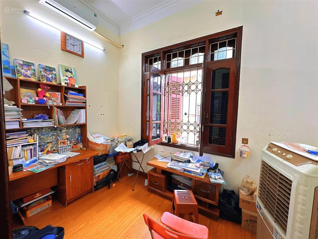 Nhà riêng xuân thuỷ 45m2, góc 3 thoáng, ngõ thông kinh doanh, 10 trường đại học, full đồ, hơn 8 tỷ