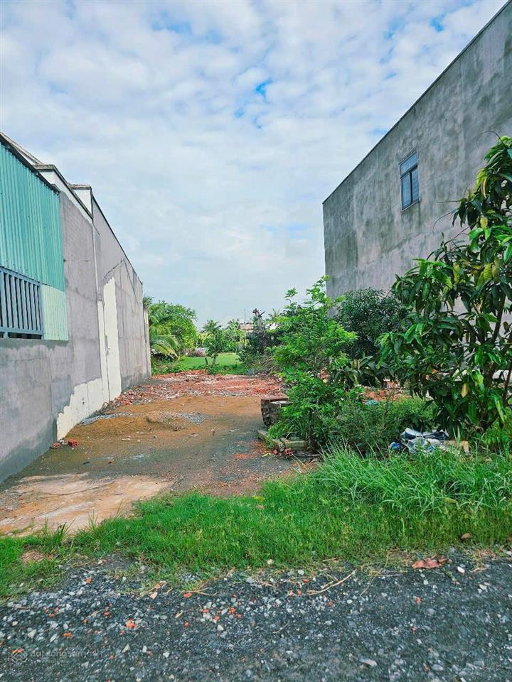 Tôi là chủ đất, cần bán gấp đất đường oto cách nguyễn văn dương tt đức hoà 500m 125m2 giá 680tr