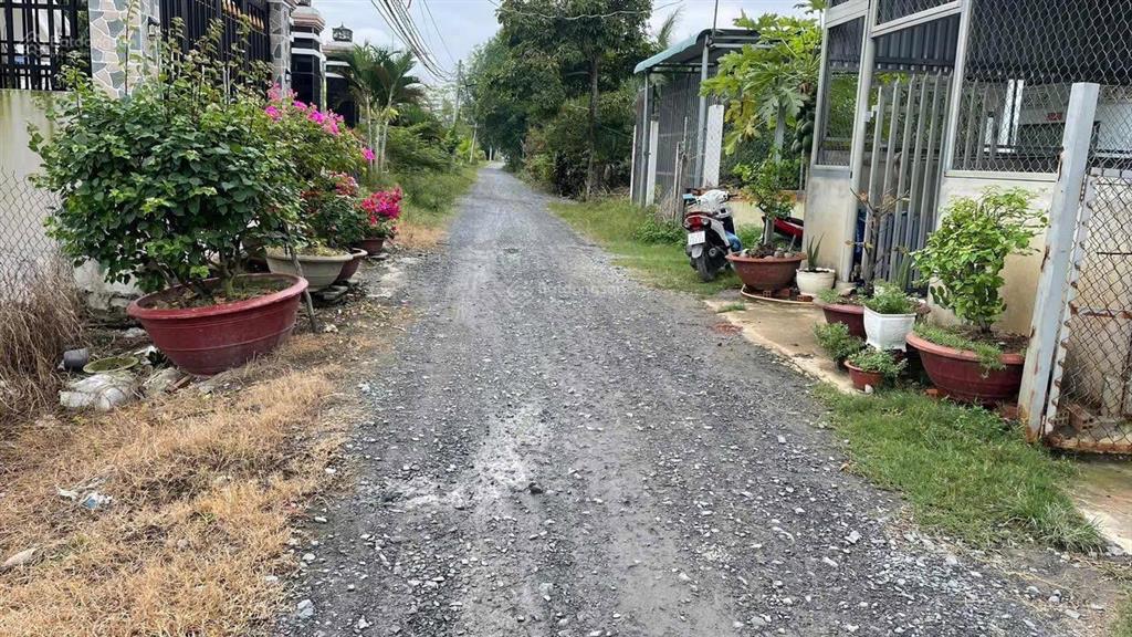 Tôi là chủ đất, cần bán gấp đất đường oto cách nguyễn văn dương tt đức hoà 500m 125m2 giá 680tr