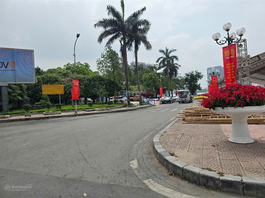 Hiếm mảnh đất gía đầu tư 360tr/m2 mặt phố hè 8m lạc long quân 200m2 mt 6 m nở hậu 16m 71 tỷ tây hồ
