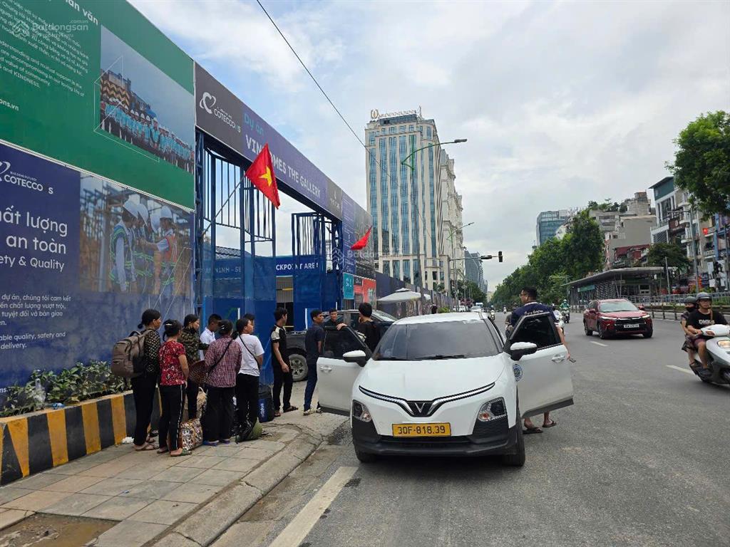 Hiếm lô góc mặt tiền lớn mp giảng võ sát vinhomes triển lãm giảng võ 52m2 3tầng mt 9m 32 tỷ ba đình