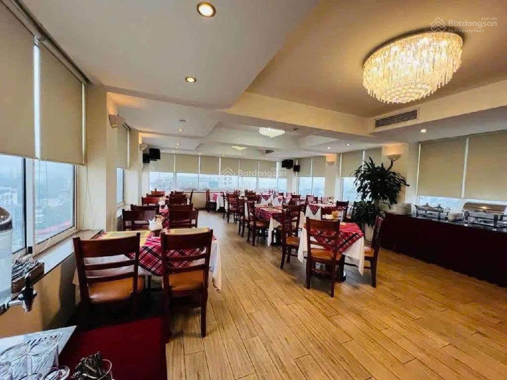 Khách sạn dthu 1 tỷ/tháng mặt phố cửa bắc view hồ tây 150m2 15tầng 1 hầm thmáy mt6.5m 170tỷ ba đình