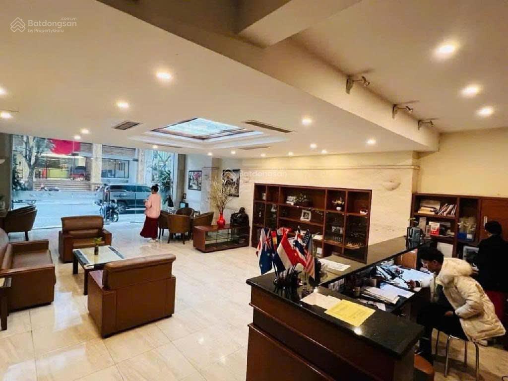 Khách sạn dthu 1 tỷ/tháng mặt phố cửa bắc view hồ tây 150m2 15tầng 1 hầm thmáy mt6.5m 170tỷ ba đình