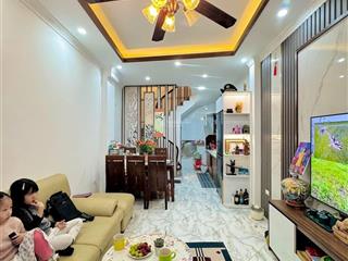 Bán nhà mới cự lộc, 5 tầng 1 tum, sh quay đầu gần hồ, 2 thoáng, sổ sẵn, 7.65 tỷ thương lượng