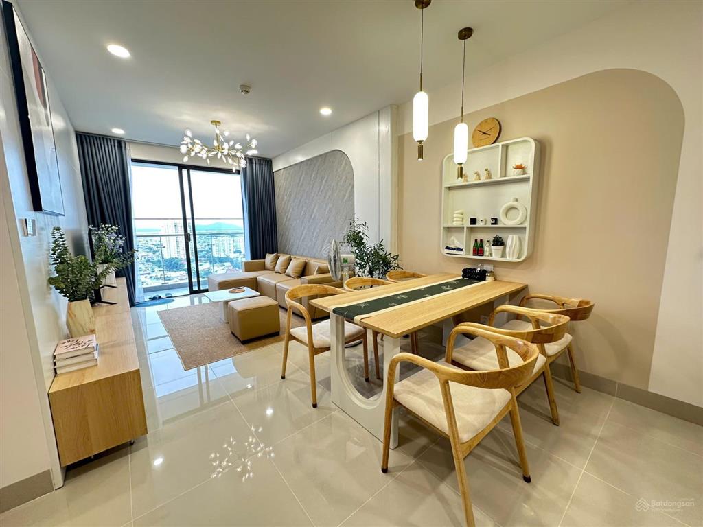 Cho thuê dài hạn căn 3 phòng ngủ vt centre point nội thất cao cấp cực đẹp