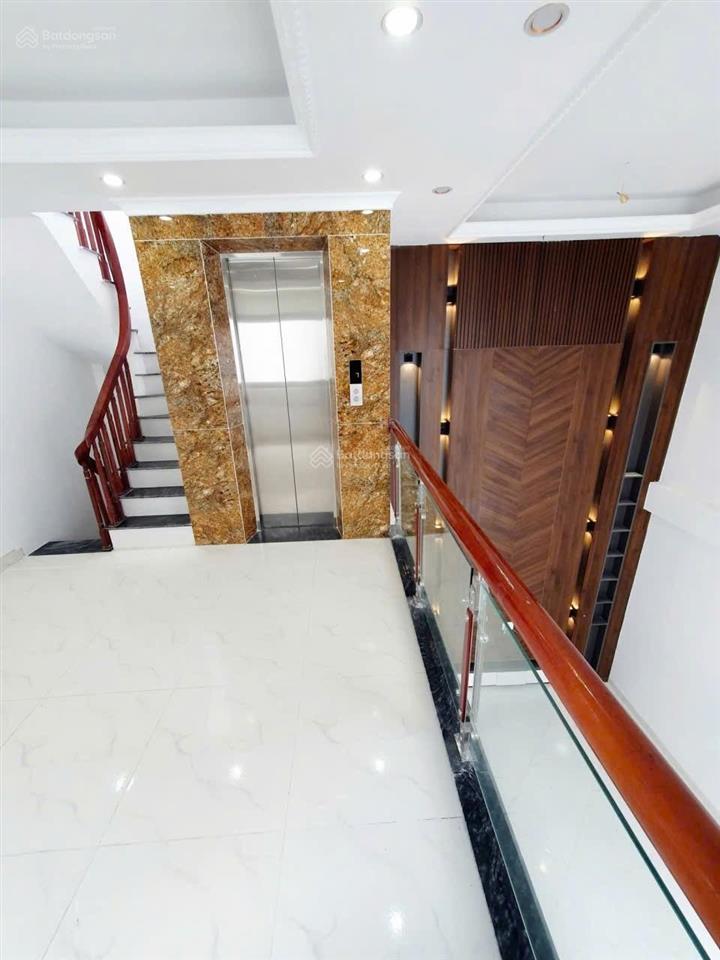 Siêu đẹp ! xuân diệu, tây hồ  thang máy  view hồ  2 thoáng. 40m x 7 tầng  mt 5m  giá 12.9 tỷ.