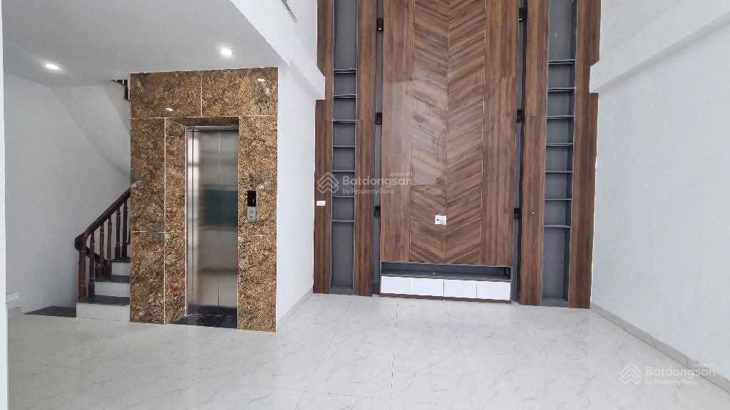 Siêu đẹp ! xuân diệu, tây hồ  thang máy  view hồ  2 thoáng. 40m x 7 tầng  mt 5m  giá 12.9 tỷ.