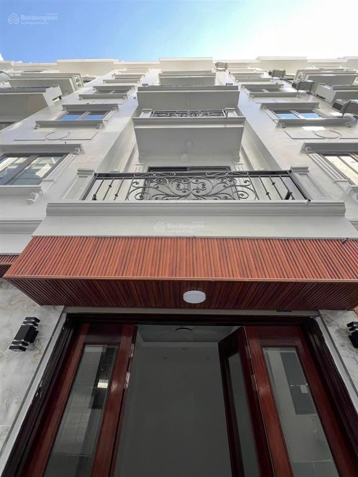 Siêu đẹp ! xuân diệu, tây hồ  thang máy  view hồ  2 thoáng. 40m x 7 tầng  mt 5m  giá 12.9 tỷ.