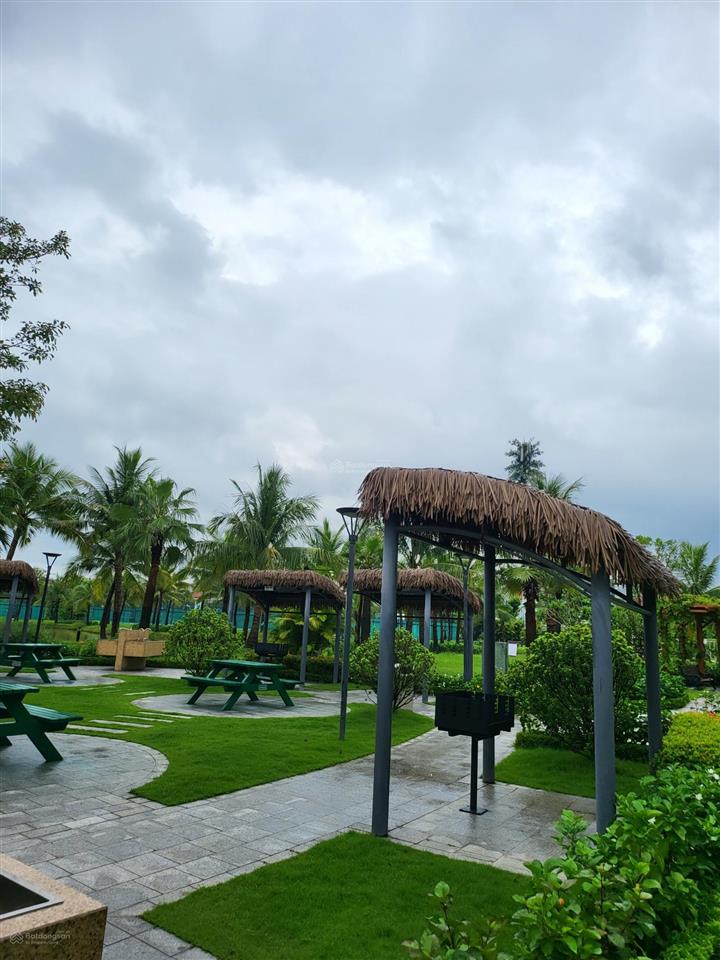 Biệt thự góc 252m2, 2 mặt thoáng view vườn hoa sổ sẵn, giá tốt, duy nhất tại vinhomes green villas