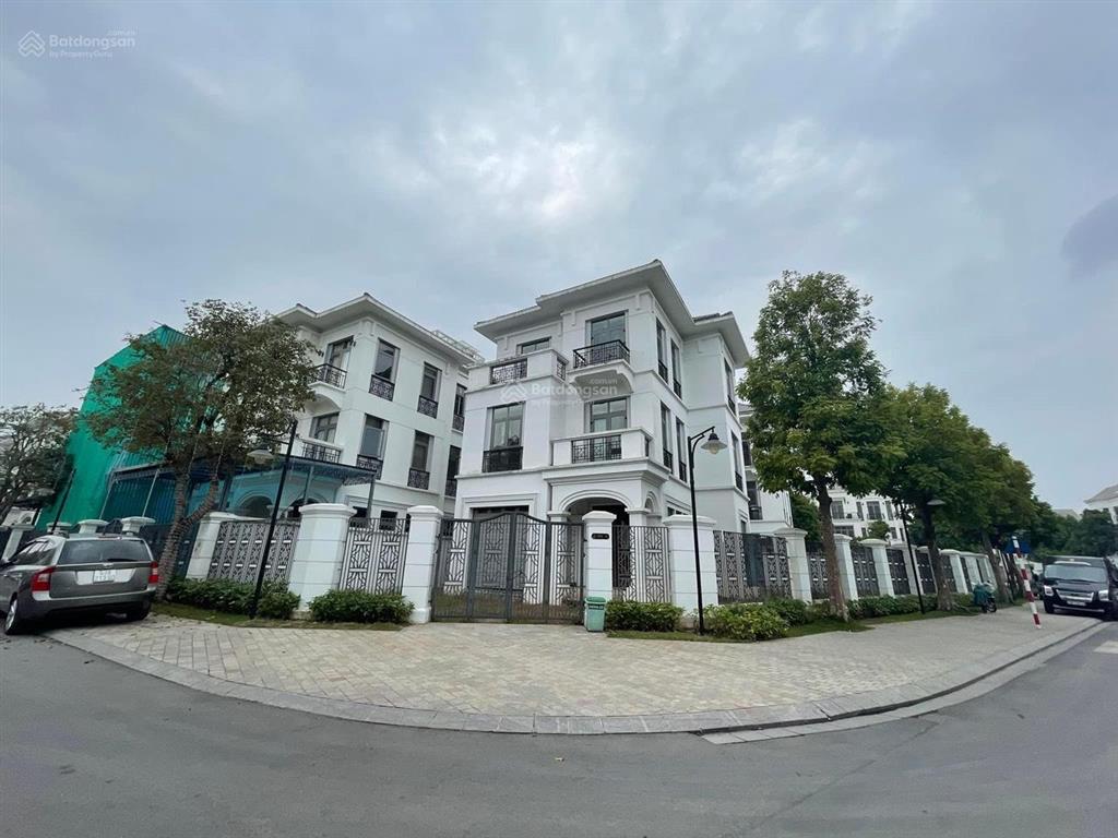 Biệt thự góc 252m2, 2 mặt thoáng view vườn hoa sổ sẵn, giá tốt, duy nhất tại vinhomes green villas