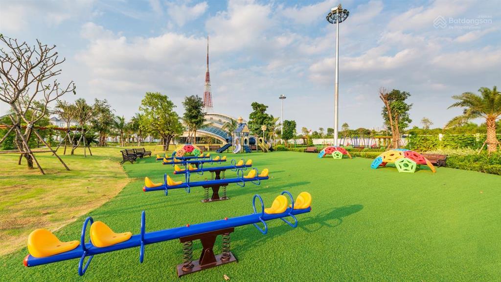 Bán nhanh căn góc 321m2 vinhomes green villas  view công viên gần trường học và khu dịch vụ