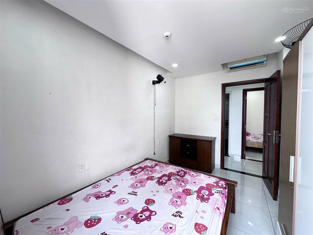 Bán căn hộ có sổ hồng 3pn 2wc 96m2 giá 9.2 tỷ gần sân bay , công viên gia định