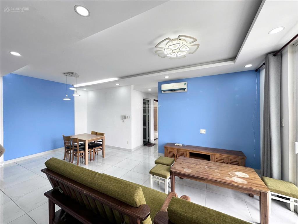 Bán căn hộ có sổ hồng 3pn 2wc 96m2 giá 9.2 tỷ gần sân bay , công viên gia định